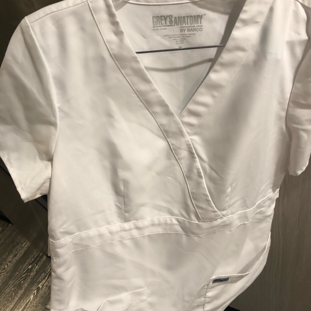 Grey’s Anatomy White Scrub Top